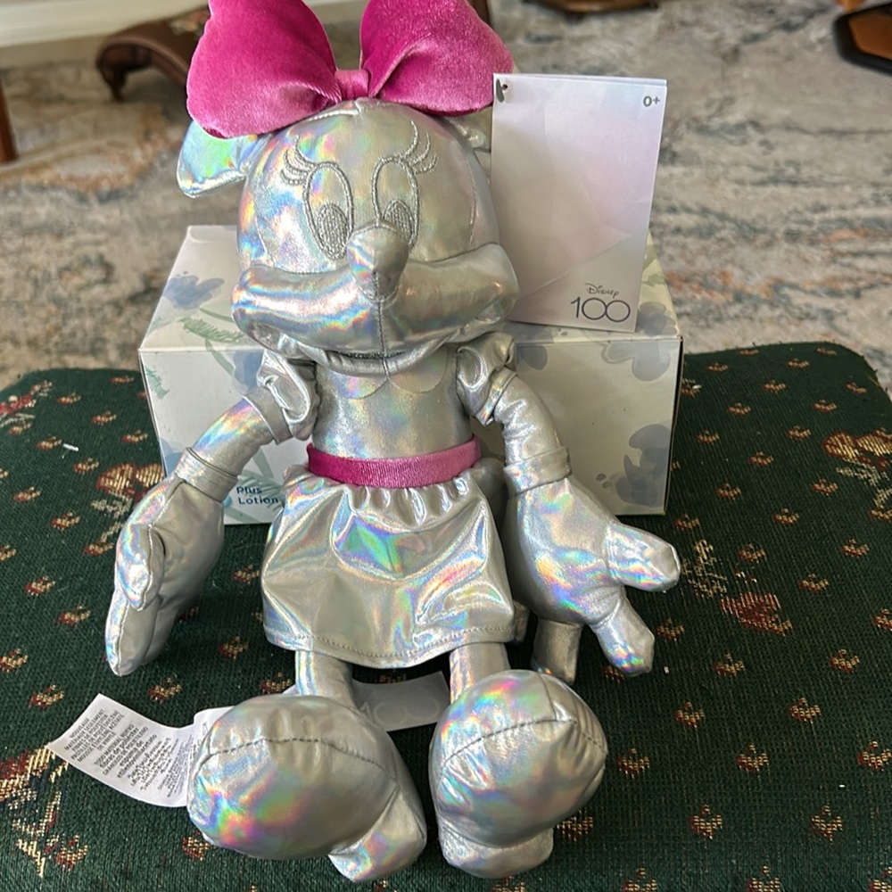 Minnie mouse hundredth anniversary silver trimmed in pink 12 inch stuffy - Picture 3 of 6